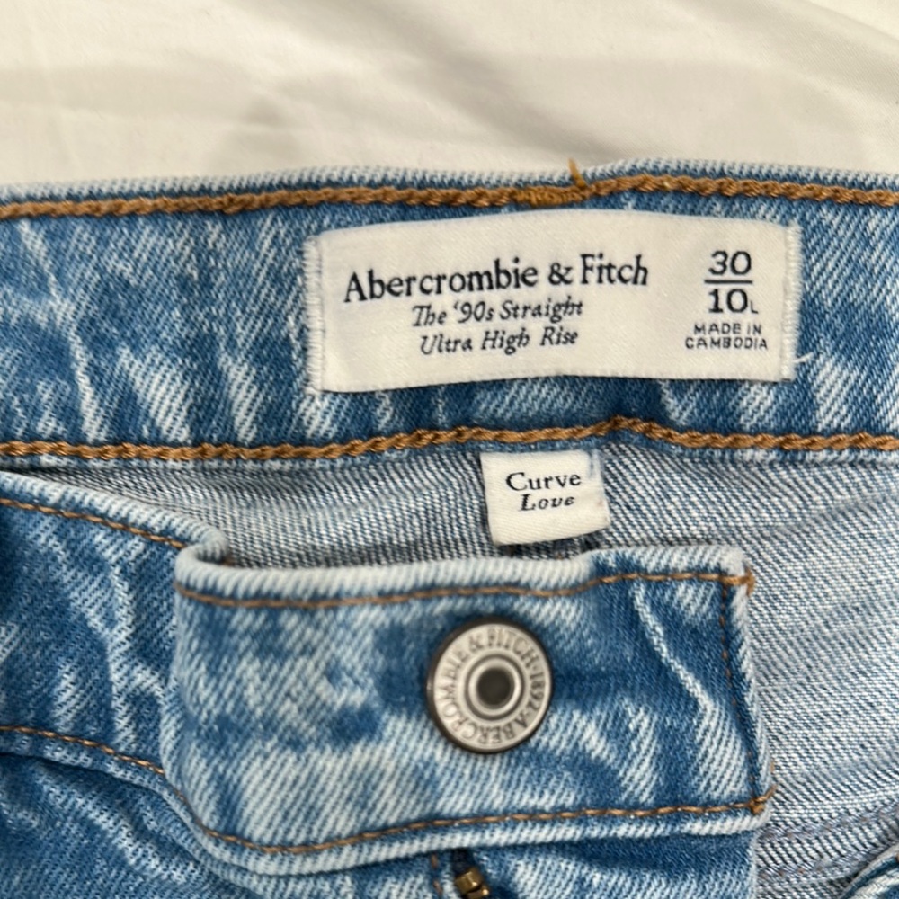 Abercrombie & Fitch High Rise Denim